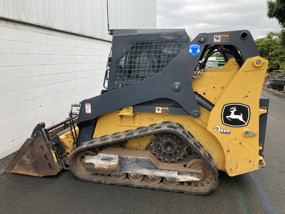 2021 John Deere 317G Compact Track Loader image 2