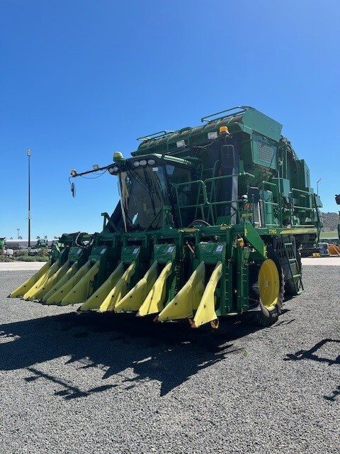 2011 John Deere 7760 Cotton Picker image 5