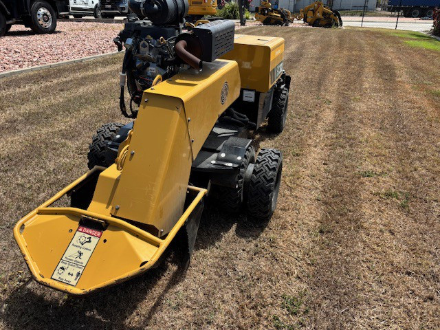 2022 Vermeer SC382 Stump Grinder Chippers and Grinder image 6