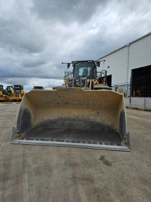 2023 John Deere 844 P Wheel Loader image 2