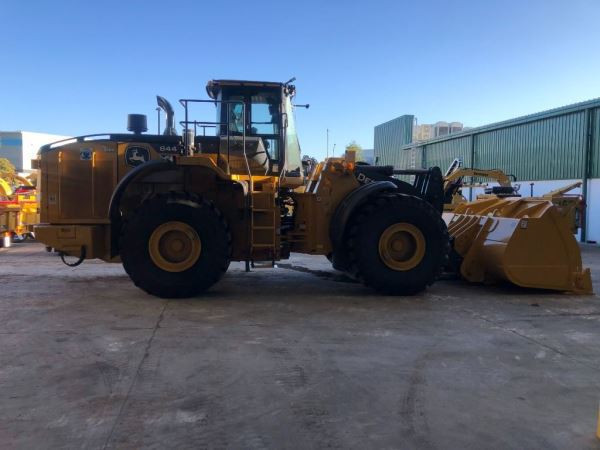 2023 John Deere 844 P Wheel Loader image 3