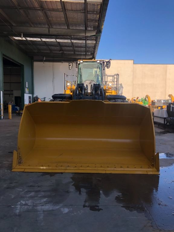 2023 John Deere 844 P Wheel Loader image 4