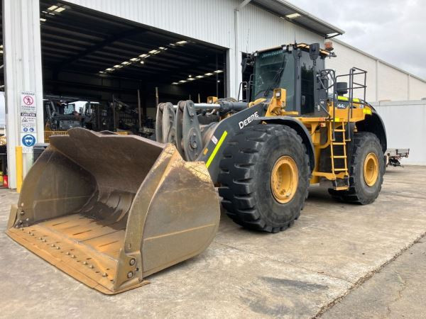 2019 John Deere 844L Wheel Loader
