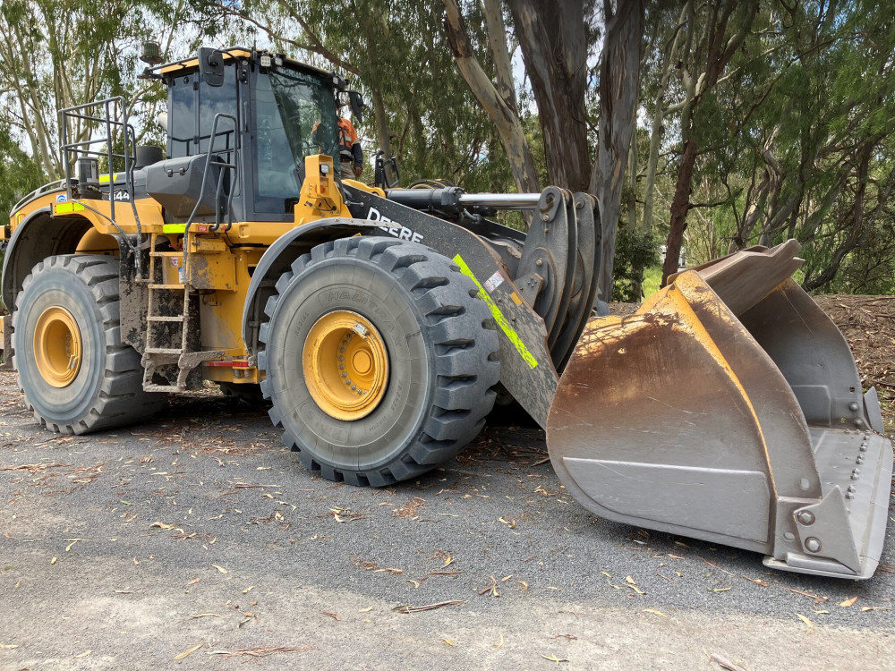 2019 John Deere 844L Wheel Loader image 4