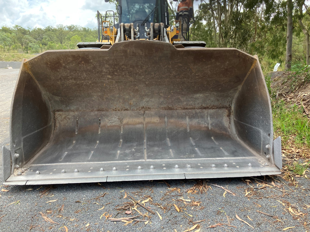 2019 John Deere 844L Wheel Loader image 5