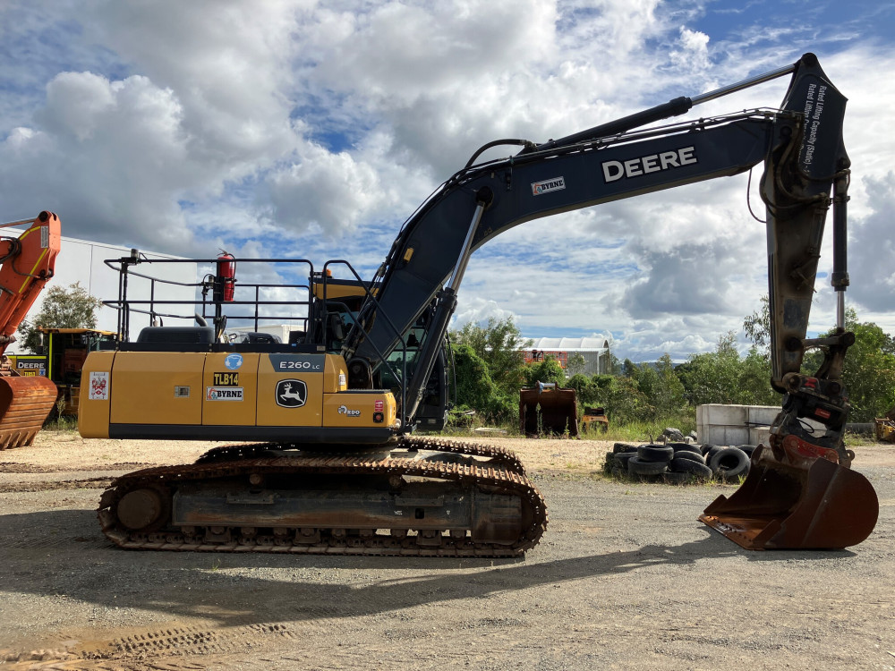 2020 John Deere E260 Excavator image 3