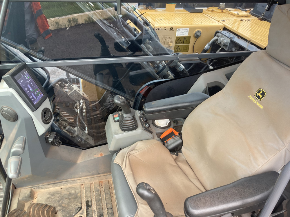 2020 John Deere E210-II Excavator image 17