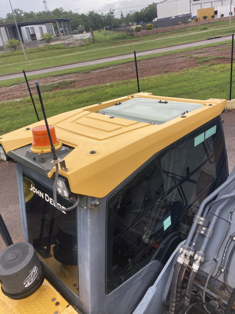 2020 John Deere E210-II Excavator image 18