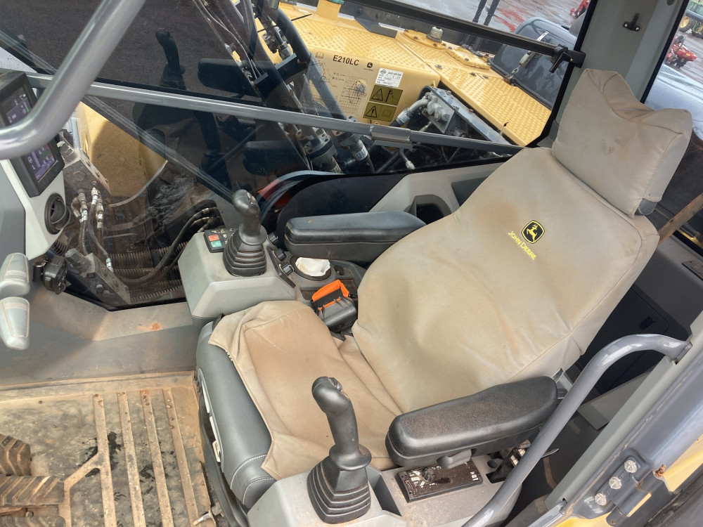 2020 John Deere E210-II Excavator image 19