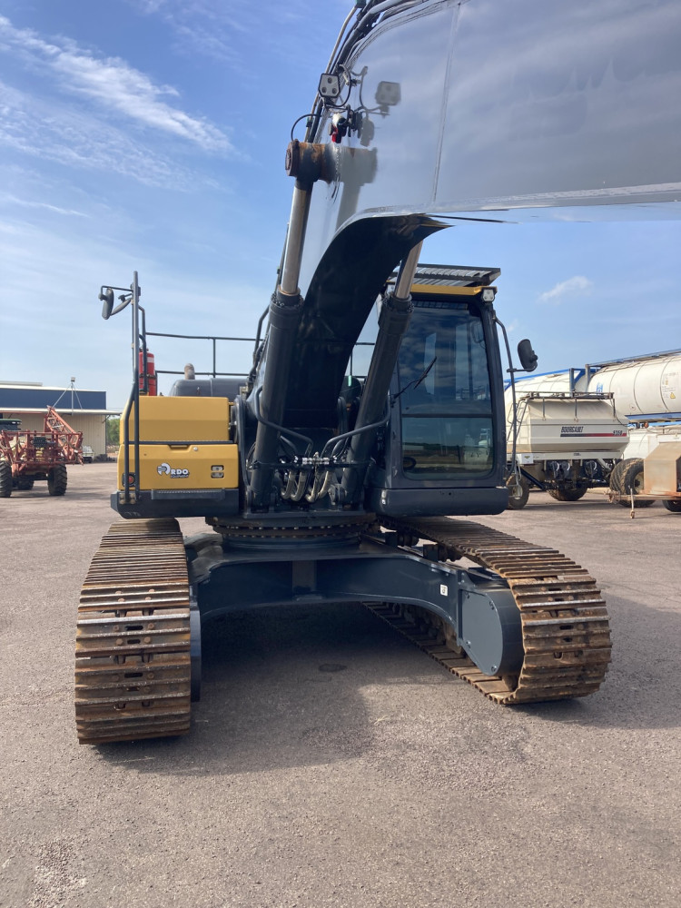 2022 John Deere E380 Excavator image 6