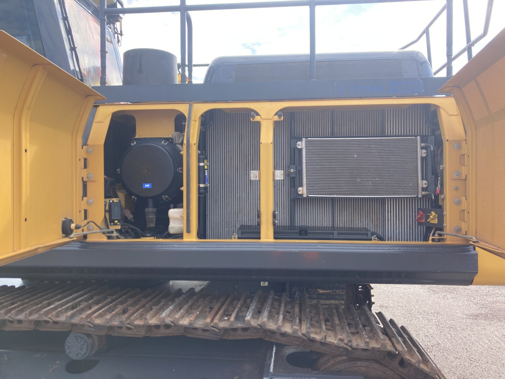 2022 John Deere E380 Excavator image 8
