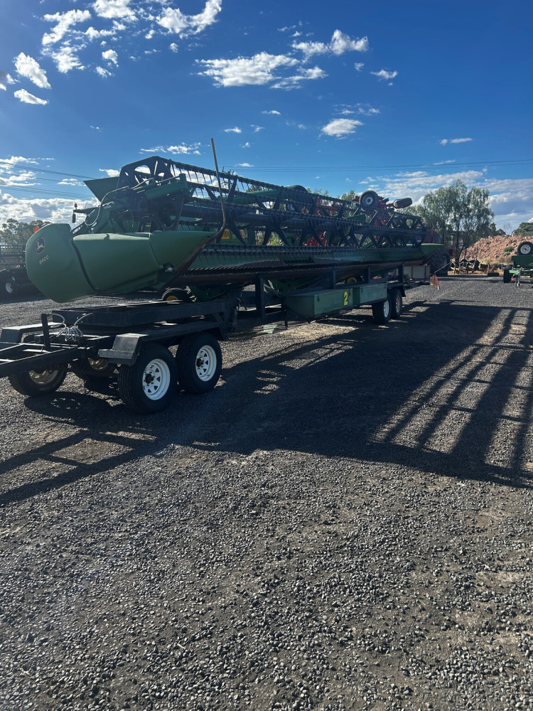 2012 John Deere S680 Combine image 15