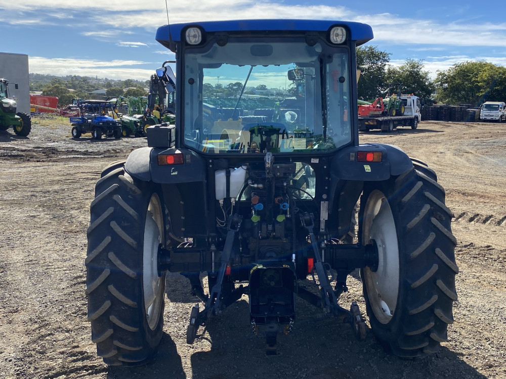 2011 New Holland T4050 Utility Tractor image 3