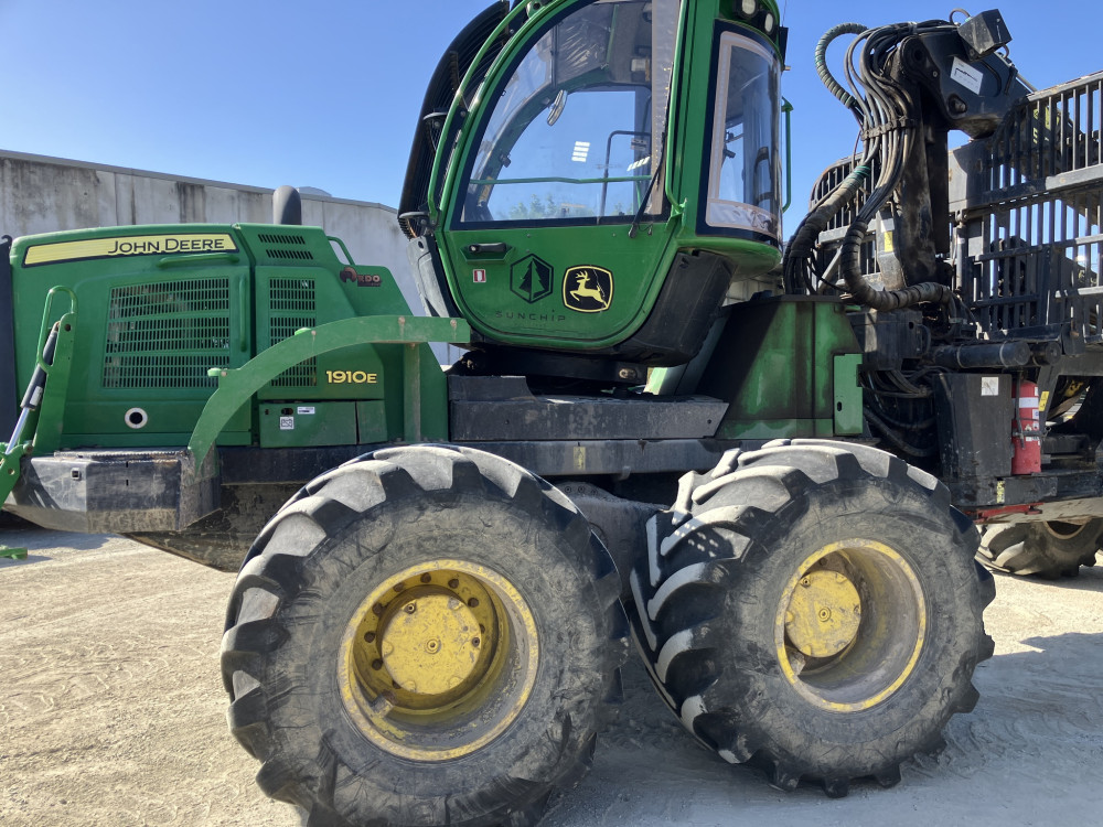 2020 John Deere 1910E Forwarders image 2