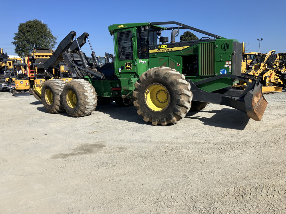 2020 John Deere 768L-II Skidder image 2