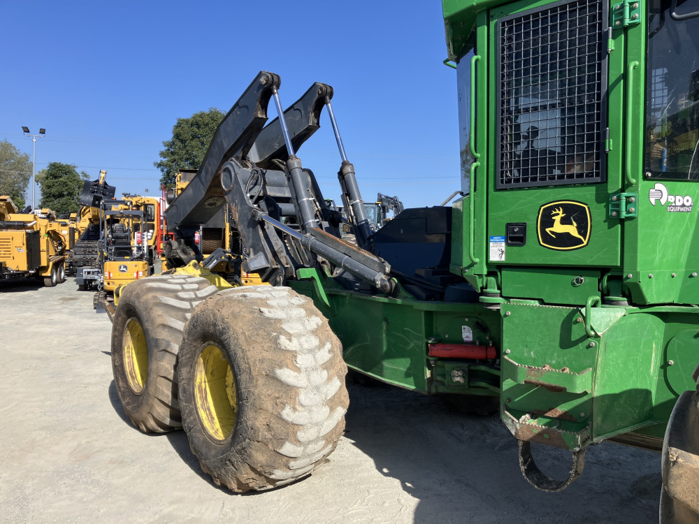 2020 John Deere 768L-II Skidder image 4