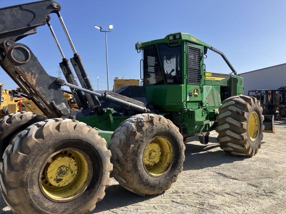 2020 John Deere 768L-II Skidder image 5