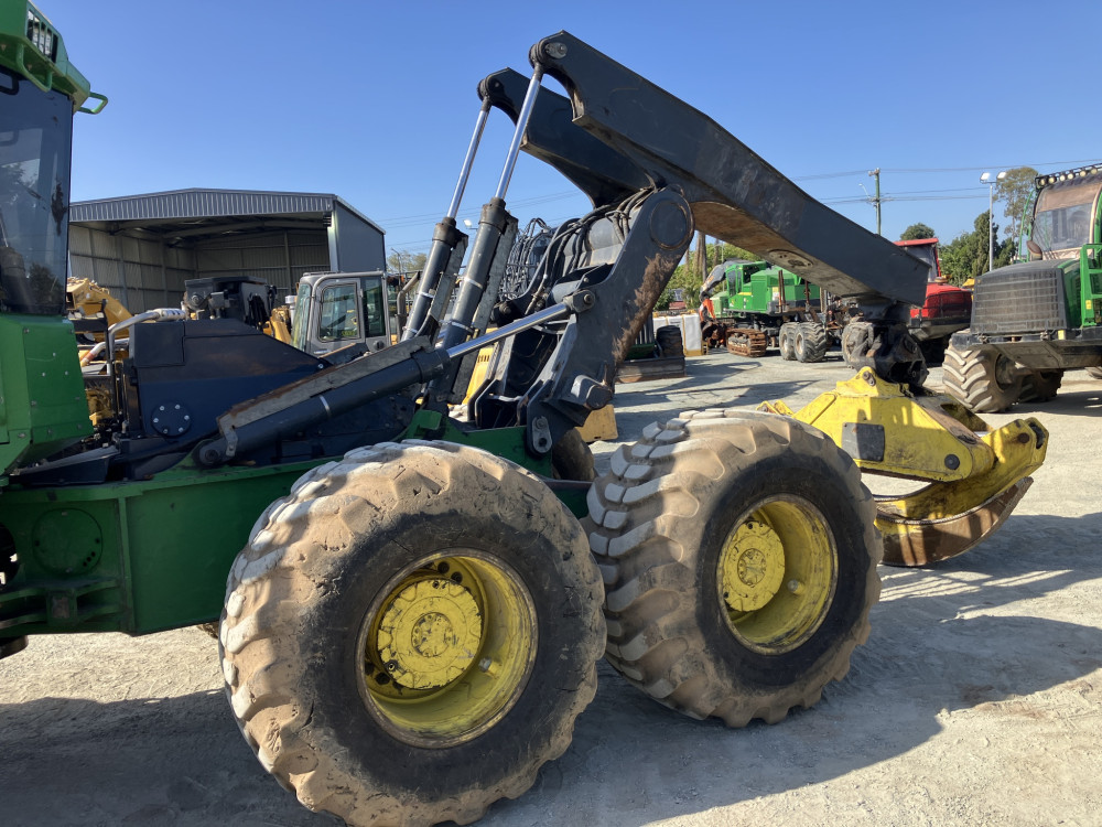 2020 John Deere 768L-II Skidder image 10