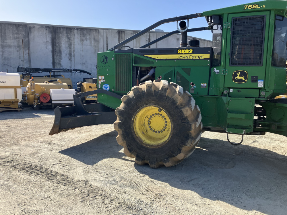 2020 John Deere 768L-II Skidder image 12