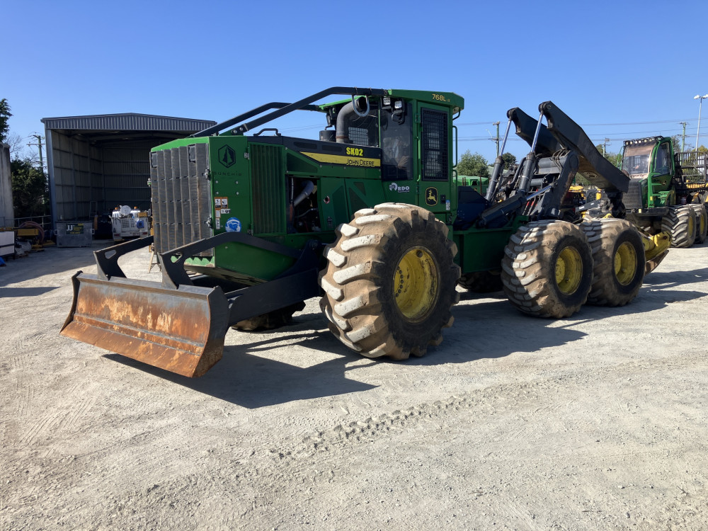 2020 John Deere 768L-II Skidder image 13