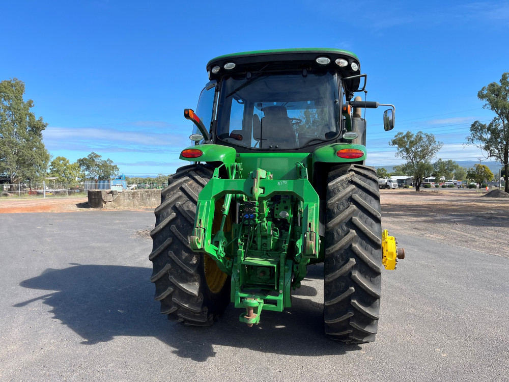2016 John Deere 8370R Row Crop Tractor image 5