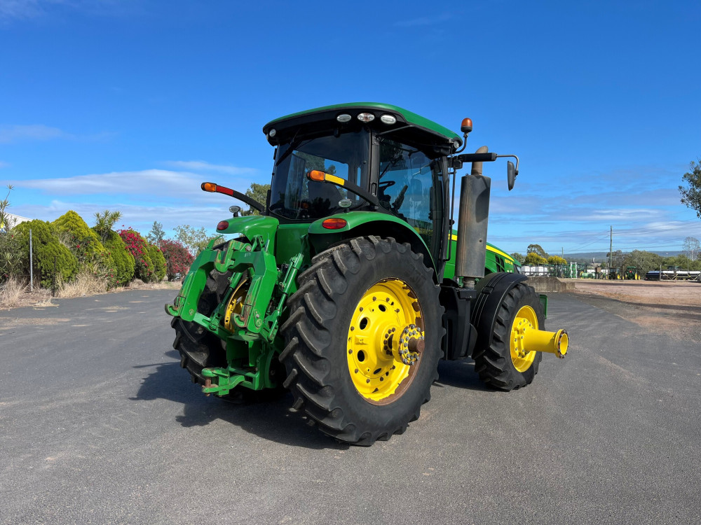 2016 John Deere 8370R Row Crop Tractor image 6