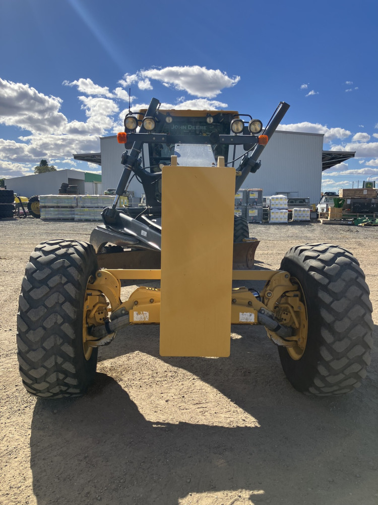 2017 John Deere 772GP Motor Grader image 5