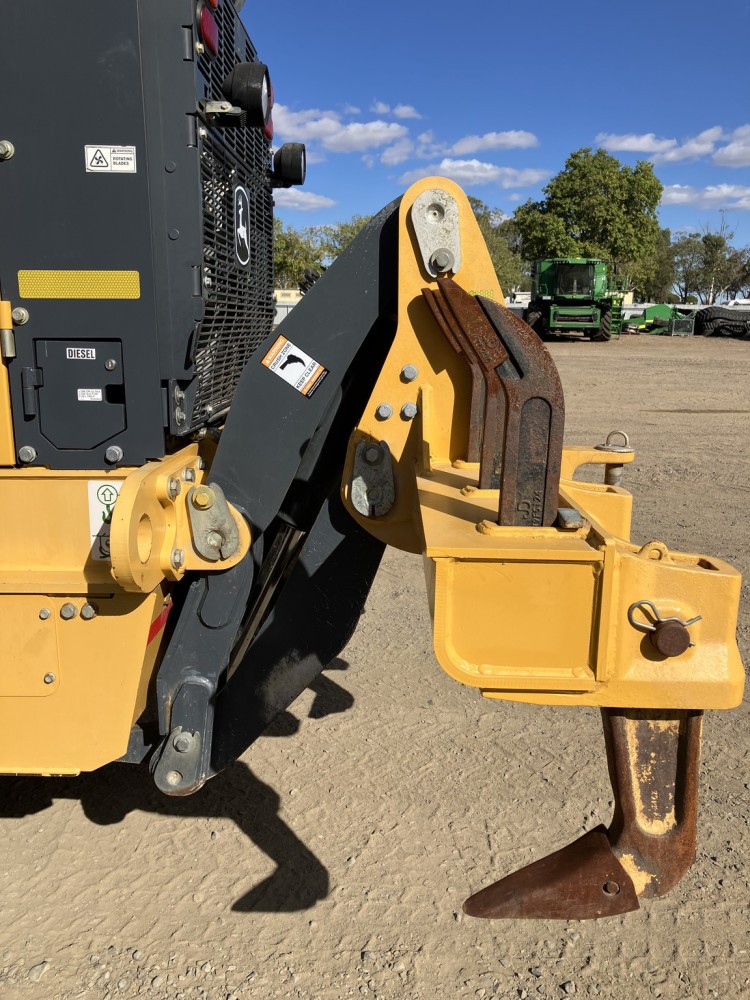 2017 John Deere 772GP Motor Grader image 6