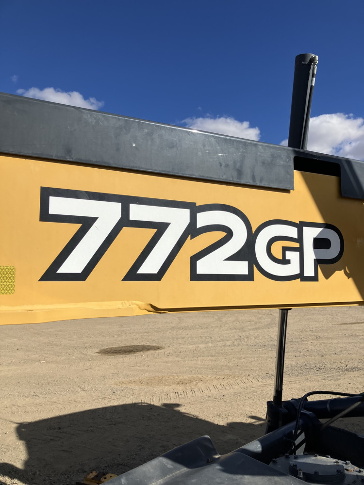 2017 John Deere 772GP Motor Grader image 9