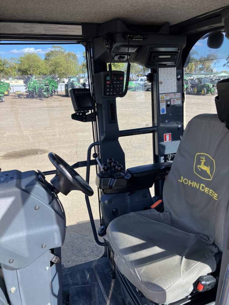2017 John Deere 772GP Motor Grader image 10