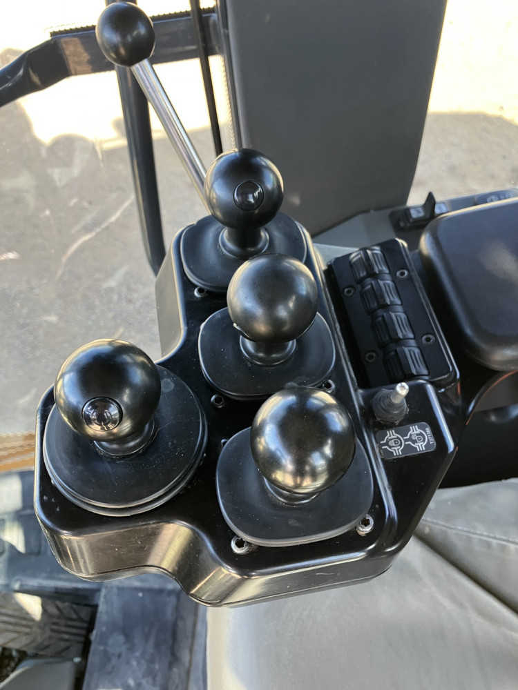 2017 John Deere 772GP Motor Grader image 11
