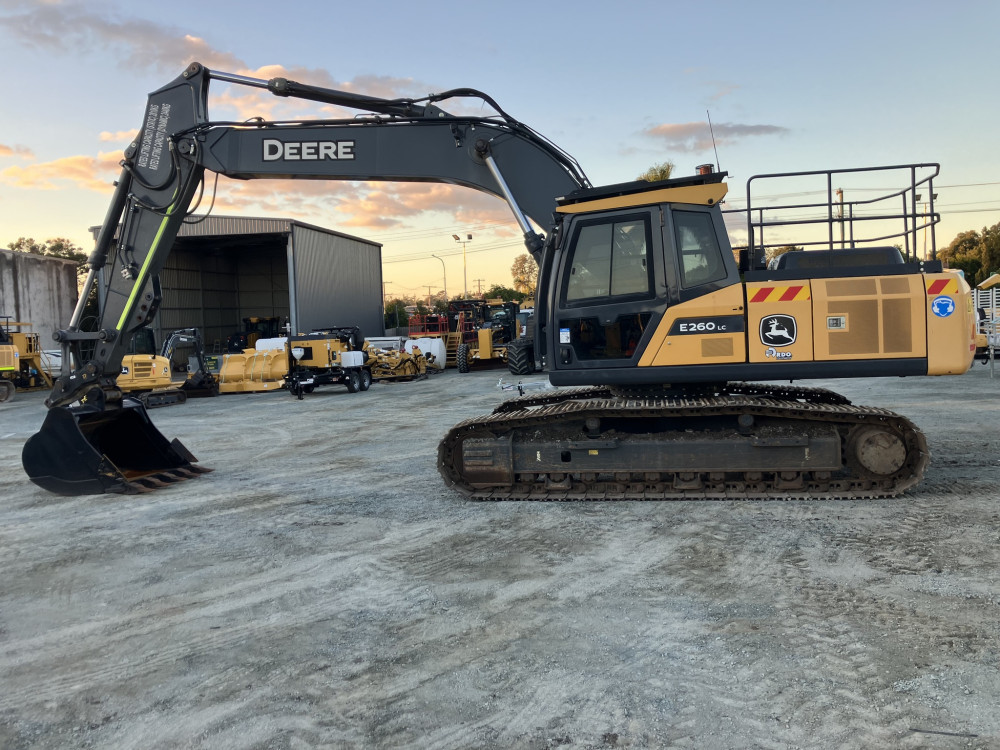 2022 John Deere E260-II Excavator image 2