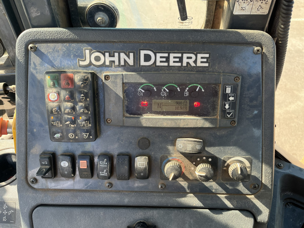 2018 John Deere 315SL Backhoe Loader image 9