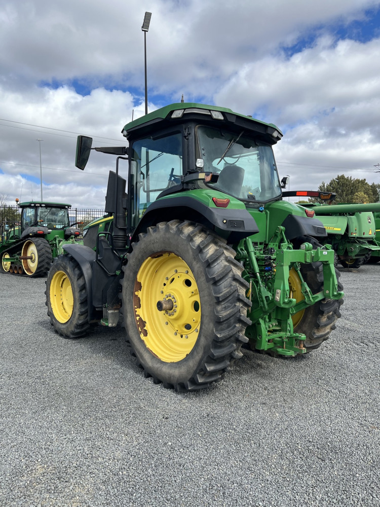 2021 John Deere 7R 210 Row Crop Tractor image 2