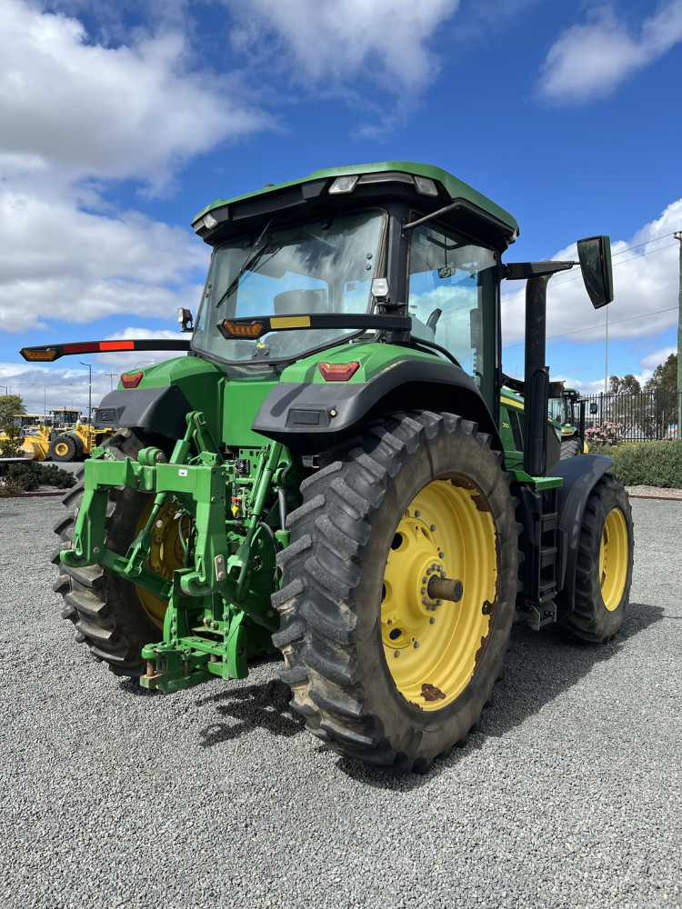 2021 John Deere 7R 210 Row Crop Tractor image 3