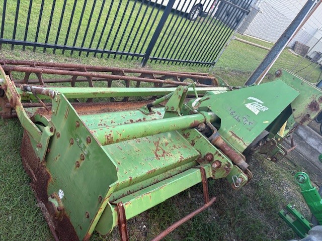 82683293_huge_71584