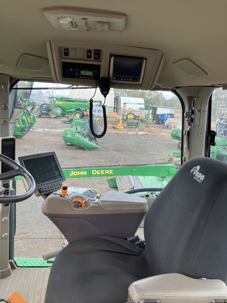 83082455_huge_32033
