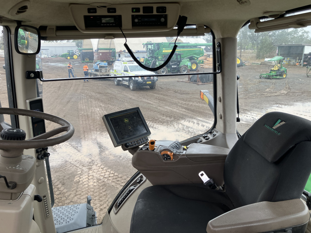 2019 John Deere 8270R Row Crop Tractor image 9