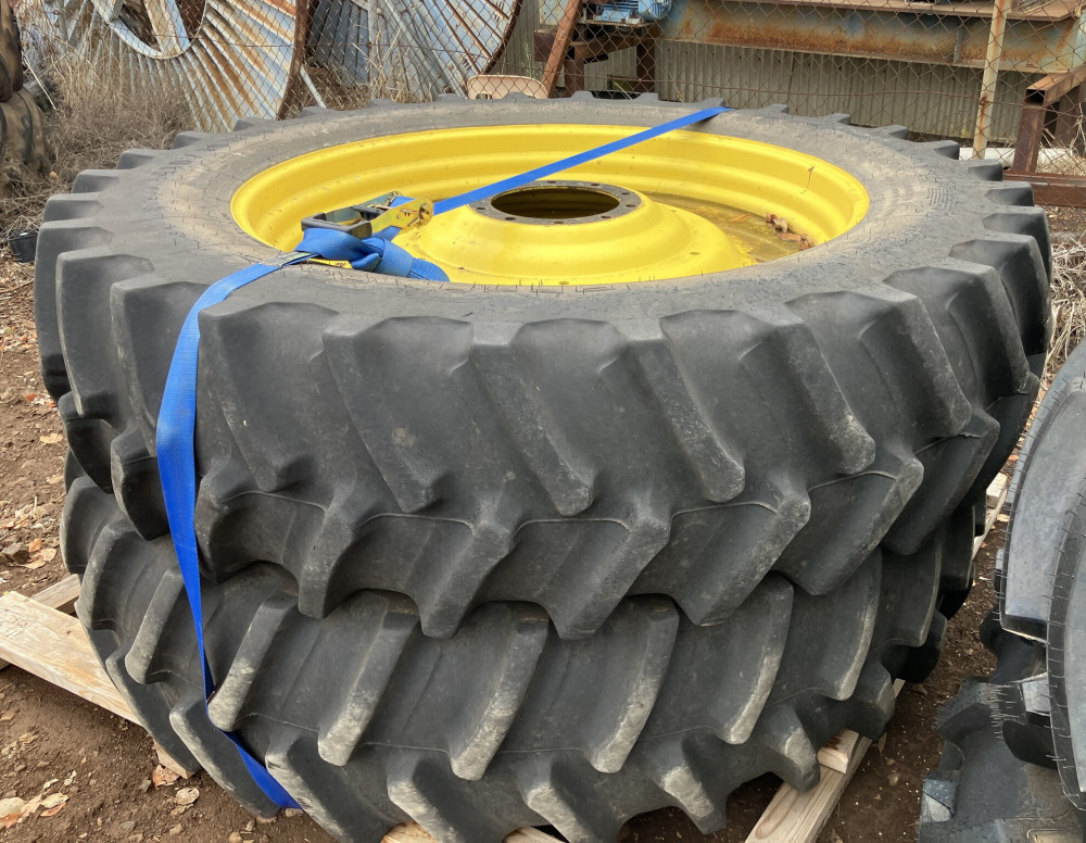 2019 John Deere 8270R Row Crop Tractor image 11